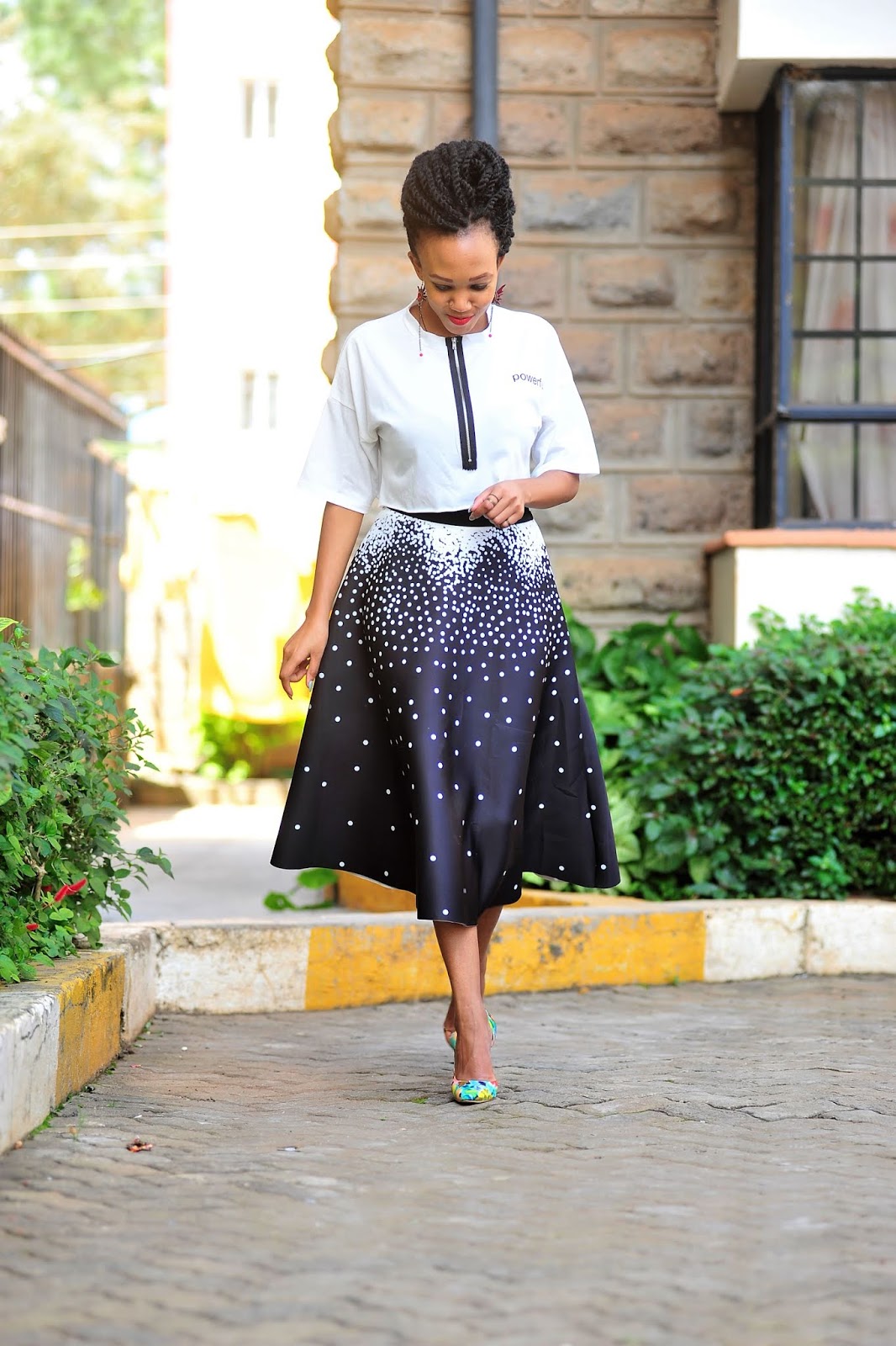 Street Style:The Powerful Top & Flared Skirt